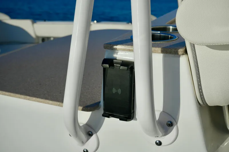 No Name 2024 30 Sea Hunt Yacht Photos Pics 2024 Sea Hunt 305 Ultra boat interior with wireless charging station.