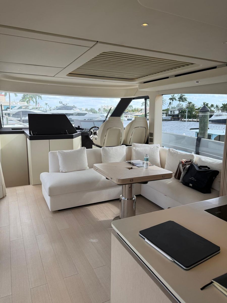 2025 Azimut 57 
