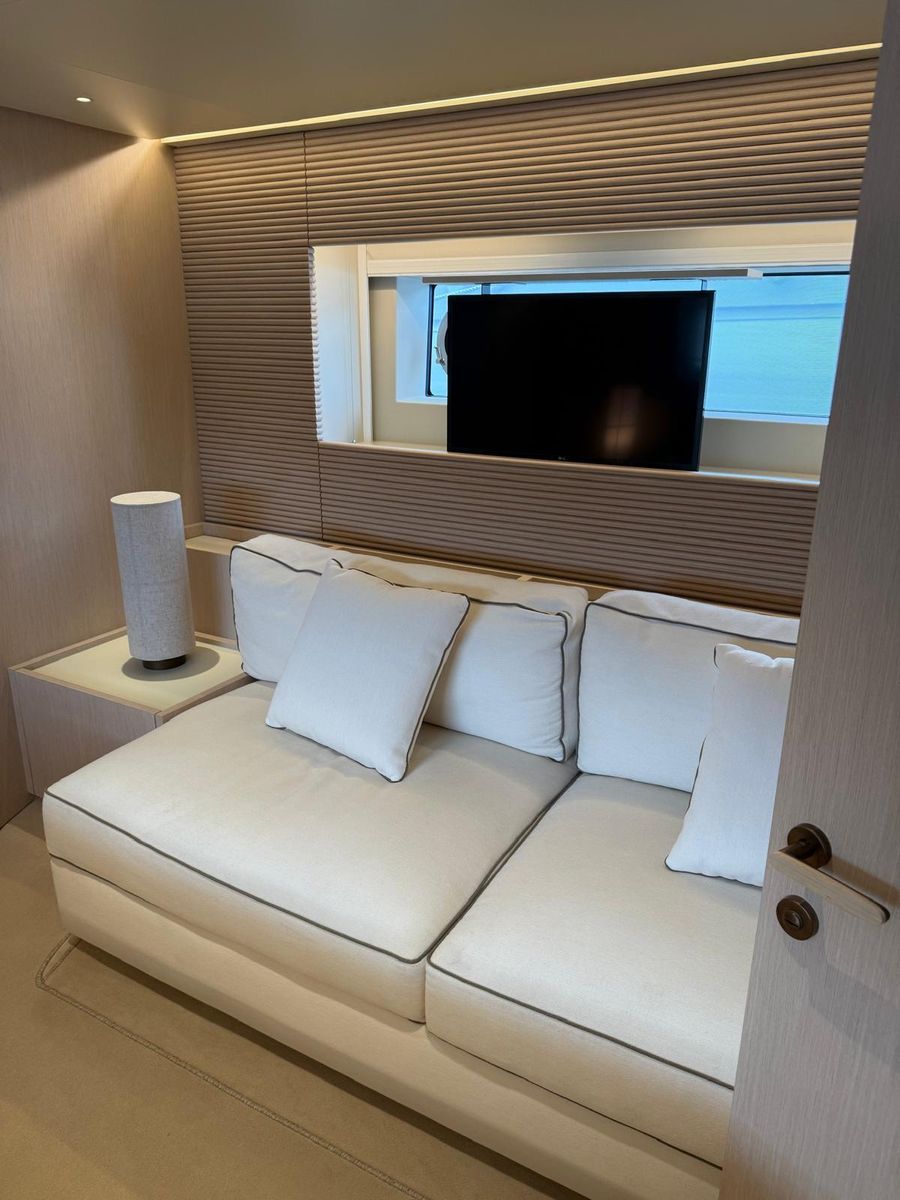 2025 Azimut 57 