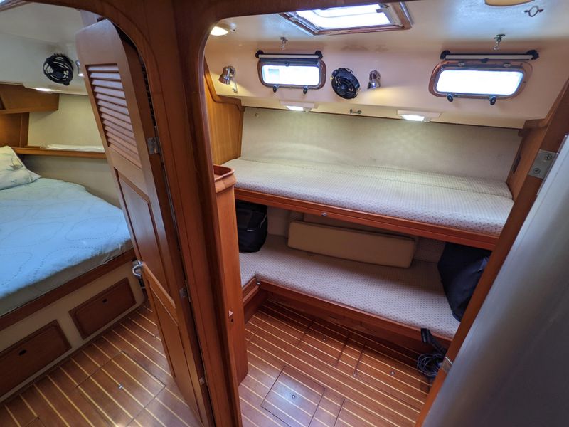 2004 Island Packet 485