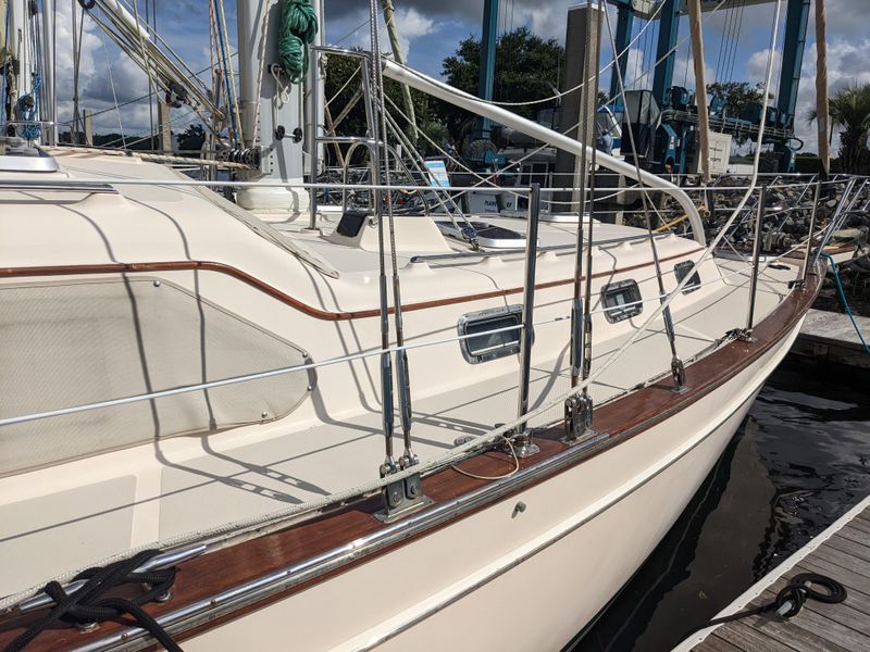 2004 Island Packet 485