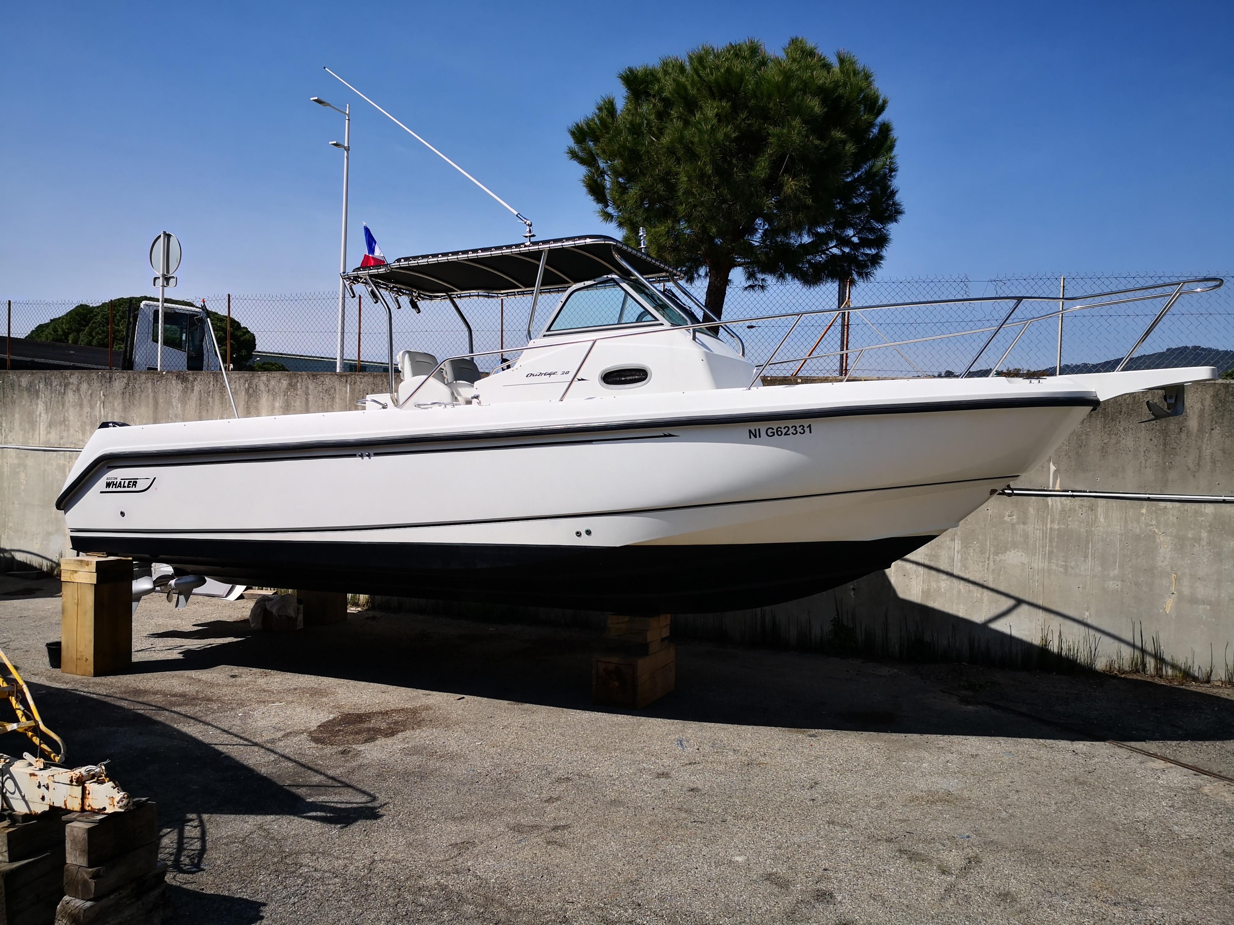 2000 Boston Whaler 28 Outrage