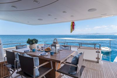 Yacht