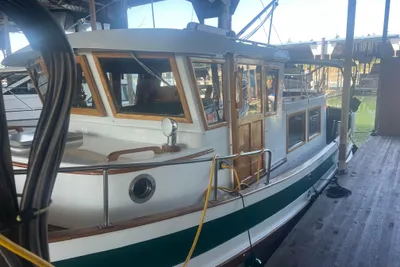 Sundowner Tug Pilothouse