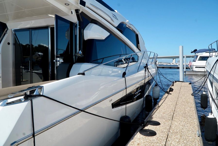 2016 Galeon 56 Skydeck