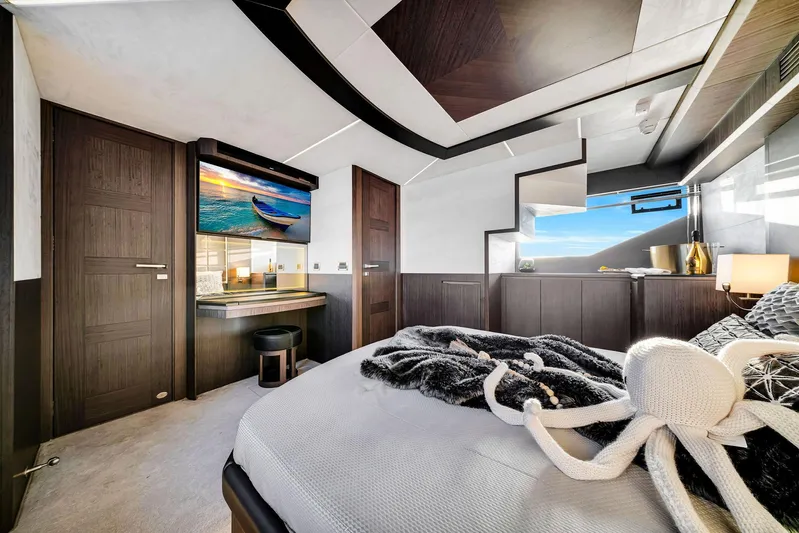 Let's Toast Yacht Photos Pics 