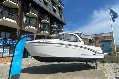 2023 Beneteau ANTARES 7 OB V2
