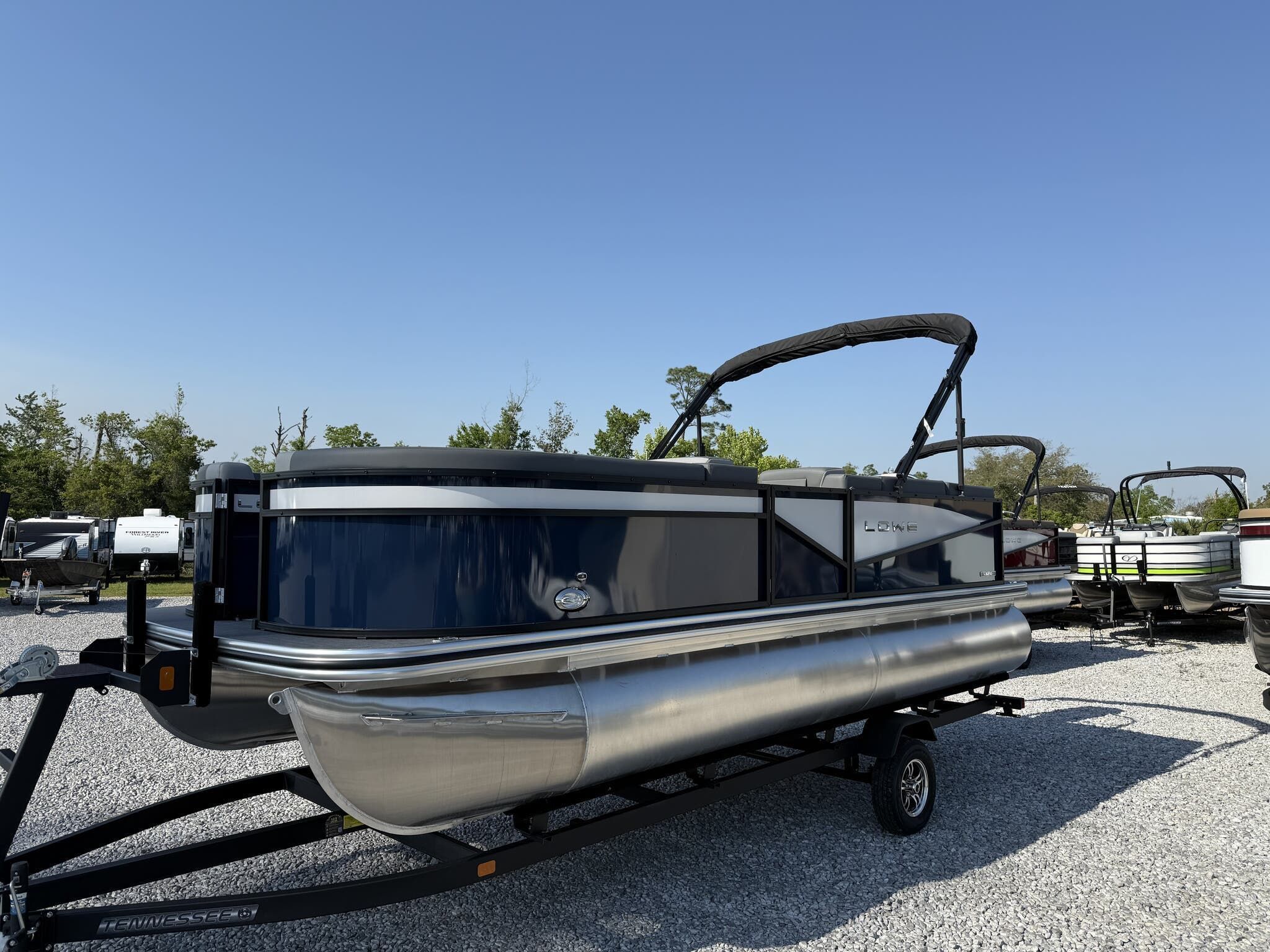 Lowe LS Walk Thru 210