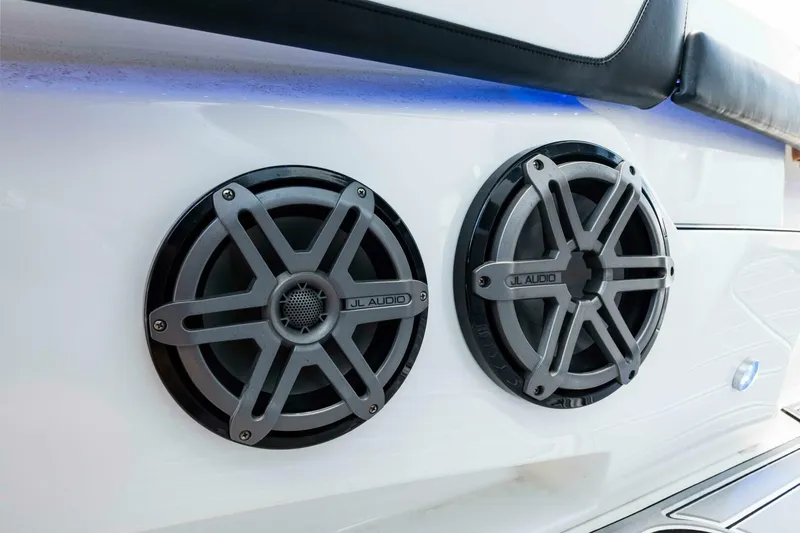 Rod's Jewel Yacht Photos Pics Speakers on a 2017 Nor-Tech 450SS boat, featuring JL Audio components.