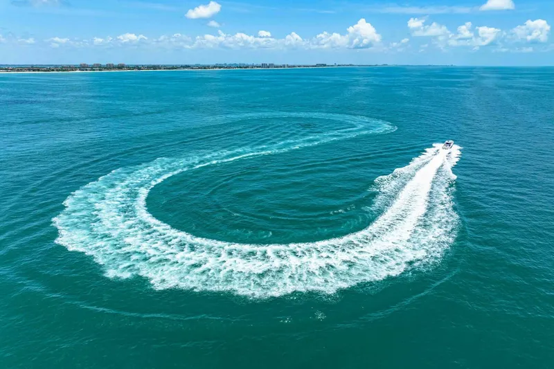 Rod's Jewel Yacht Photos Pics 