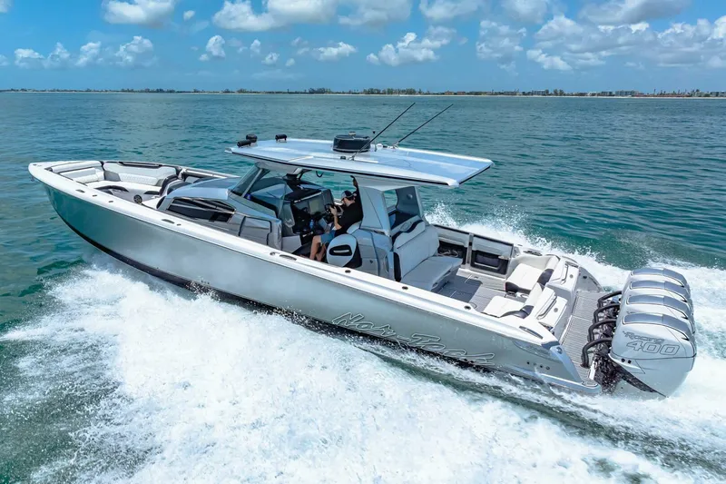 Rod's Jewel Yacht Photos Pics 