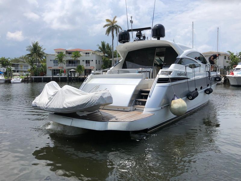 2007 Pershing 62