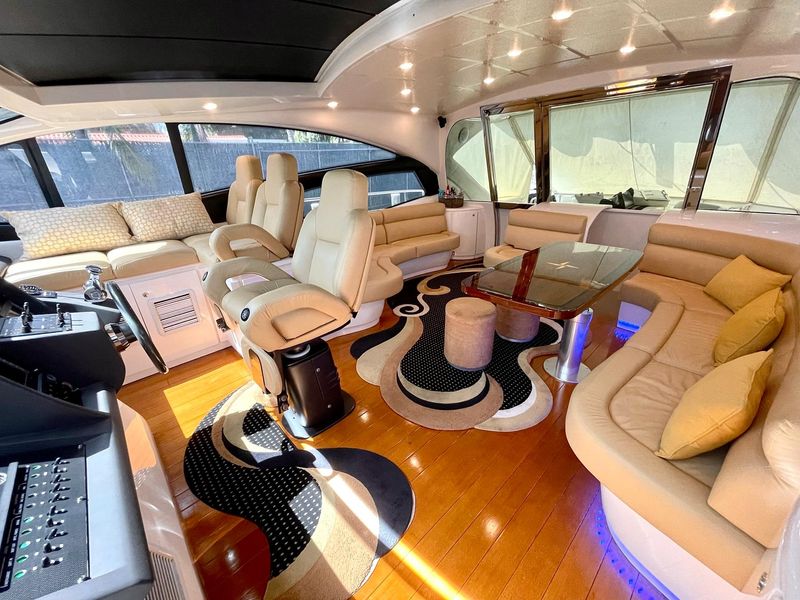 2007 Pershing 62