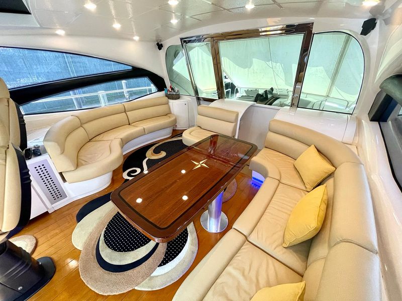 2007 Pershing 62