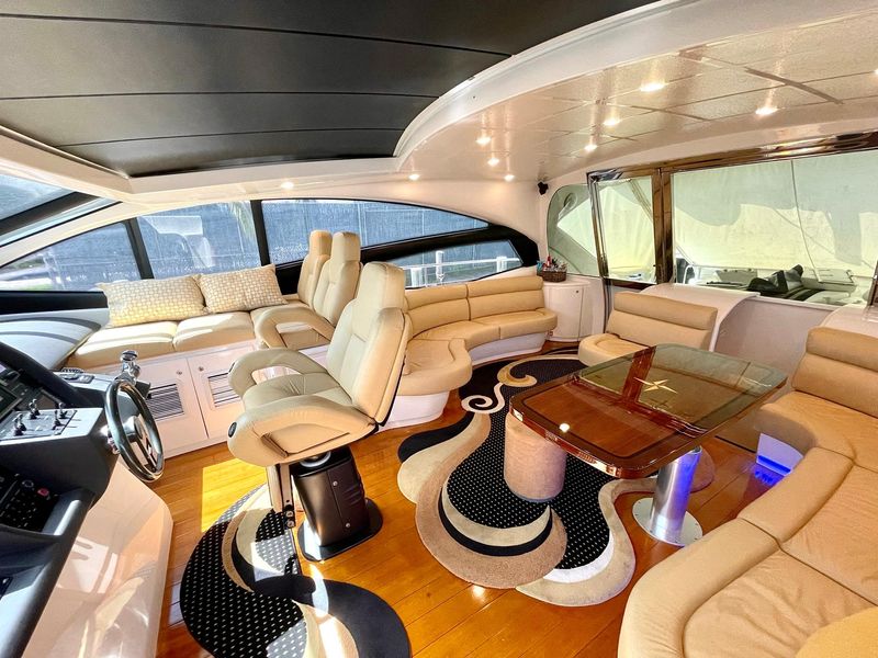 2007 Pershing 62