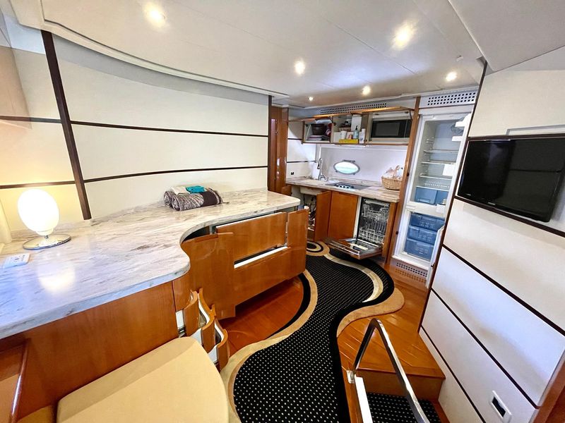 2007 Pershing 62