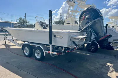 Hewes Redfisher 21