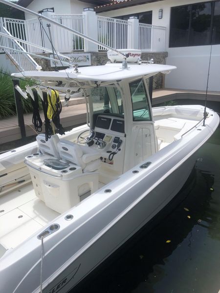 2014 Boston Whaler 280 Outrage