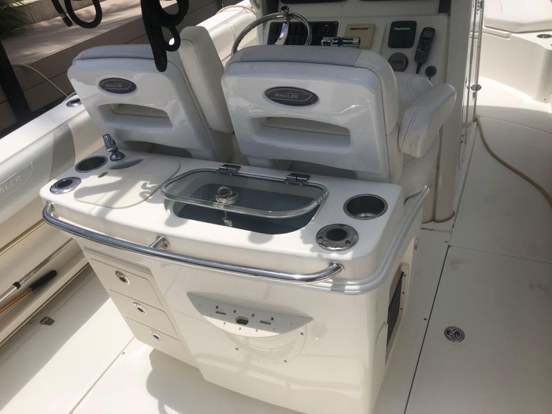 2014 Boston Whaler 280 Outrage