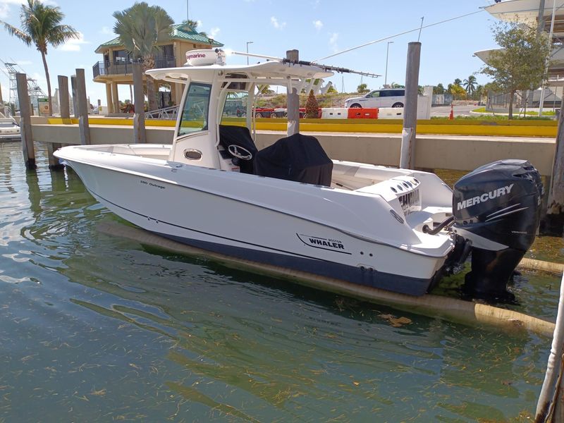 2014 Boston Whaler 280 Outrage