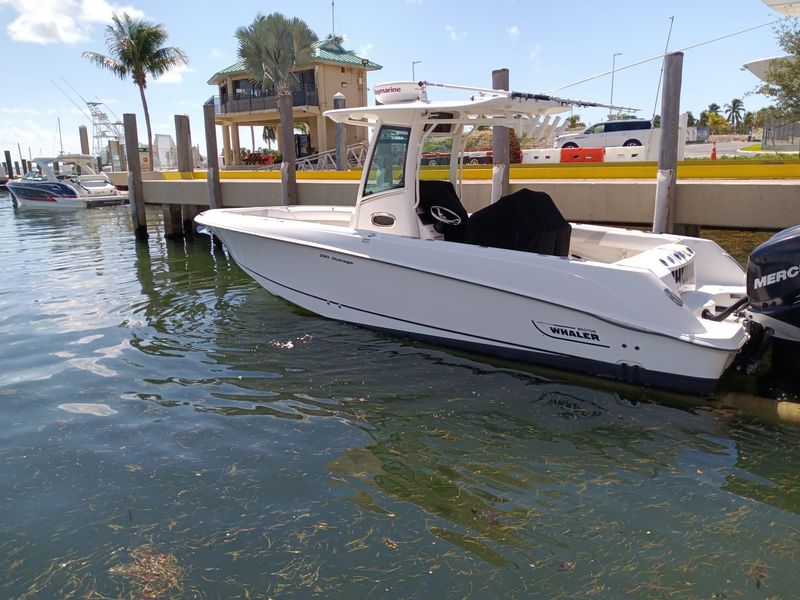 2014 Boston Whaler 280 Outrage