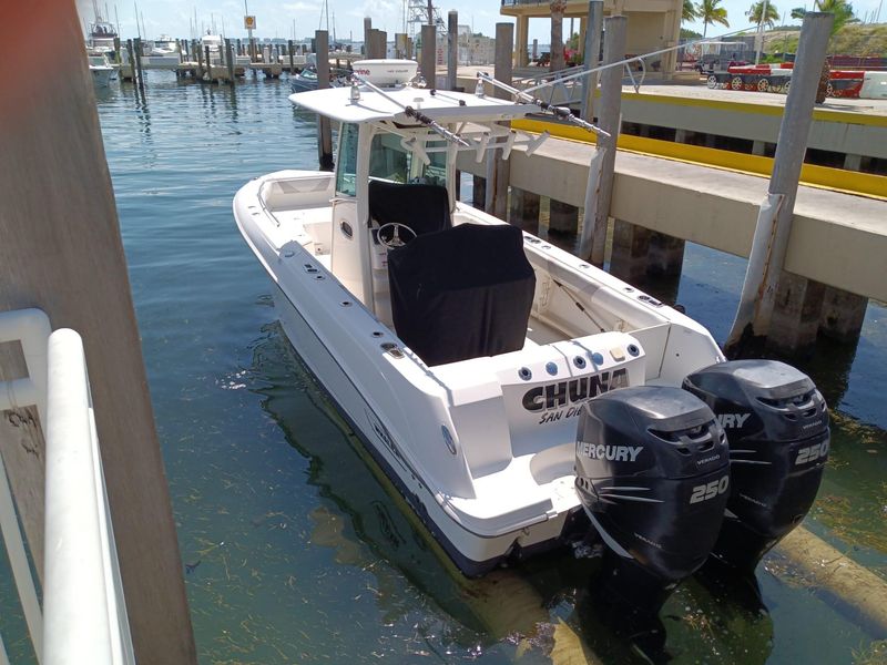 2014 Boston Whaler 280 Outrage