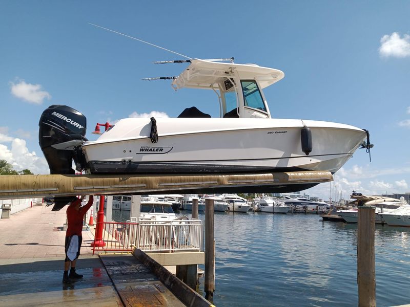 2014 Boston Whaler 280 Outrage