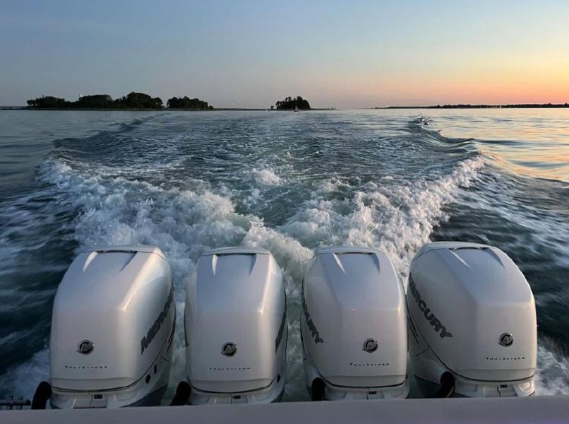 2016 Boston Whaler 420 Outrage