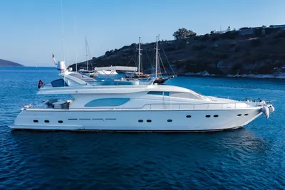 Ferretti Yachts 80