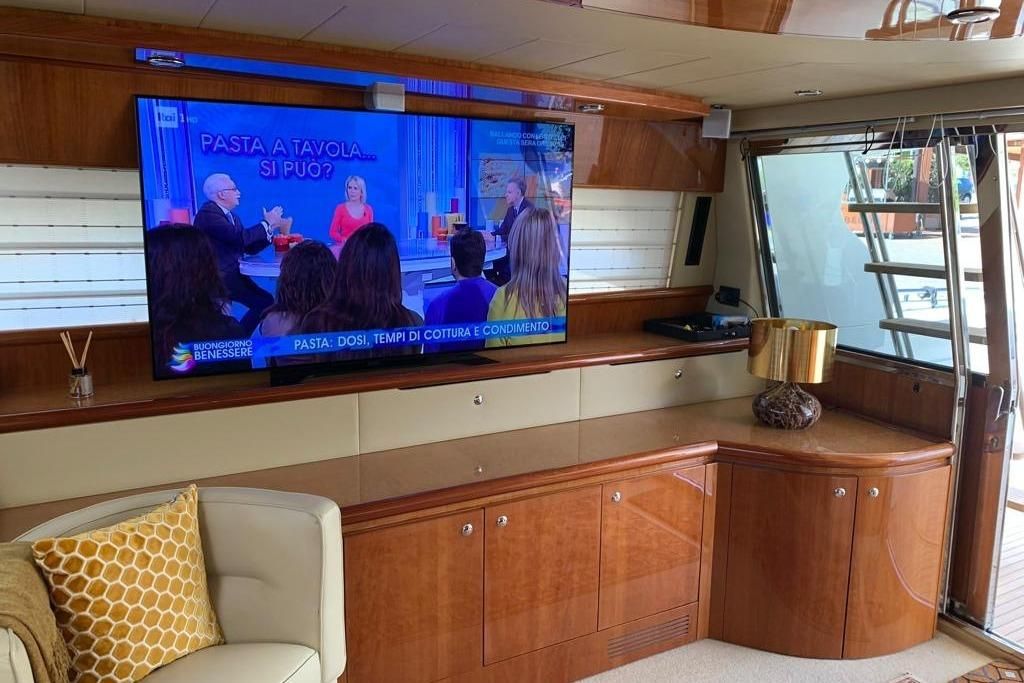 2004 Ferretti Yachts 62 