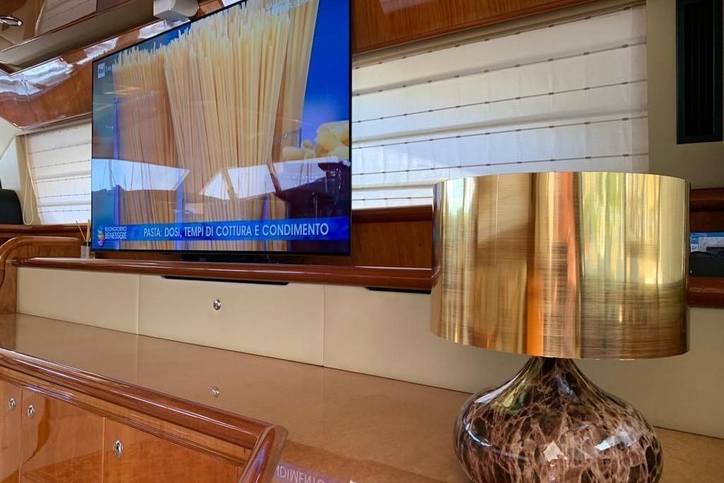 2004 Ferretti Yachts 62 