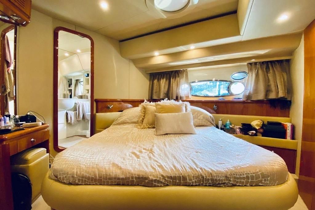 2004 Ferretti Yachts 62 