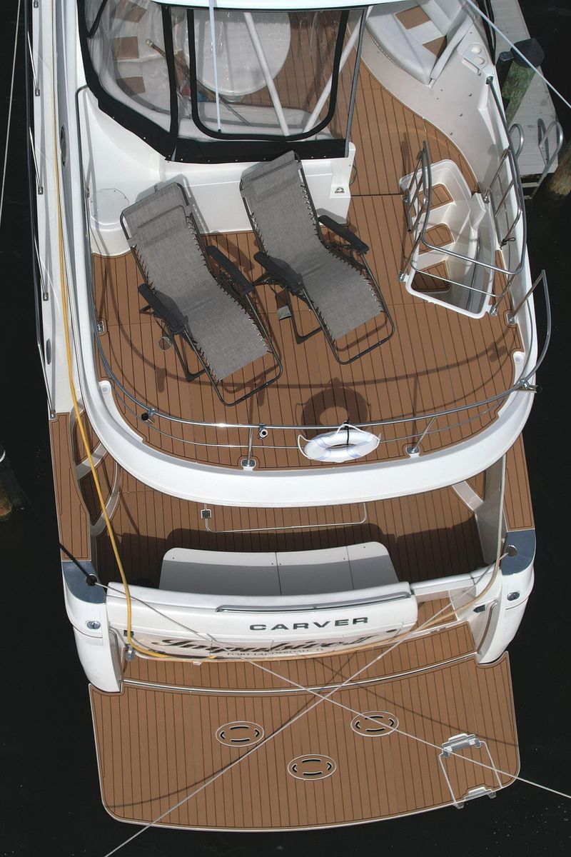 2006 Carver 56 