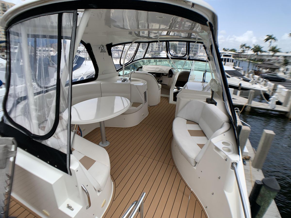 2006 Carver 56 