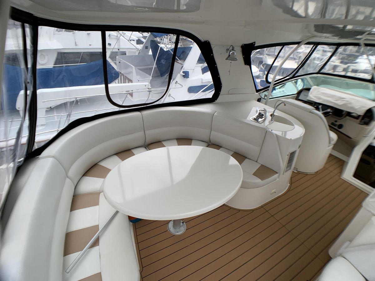 2006 Carver 56 