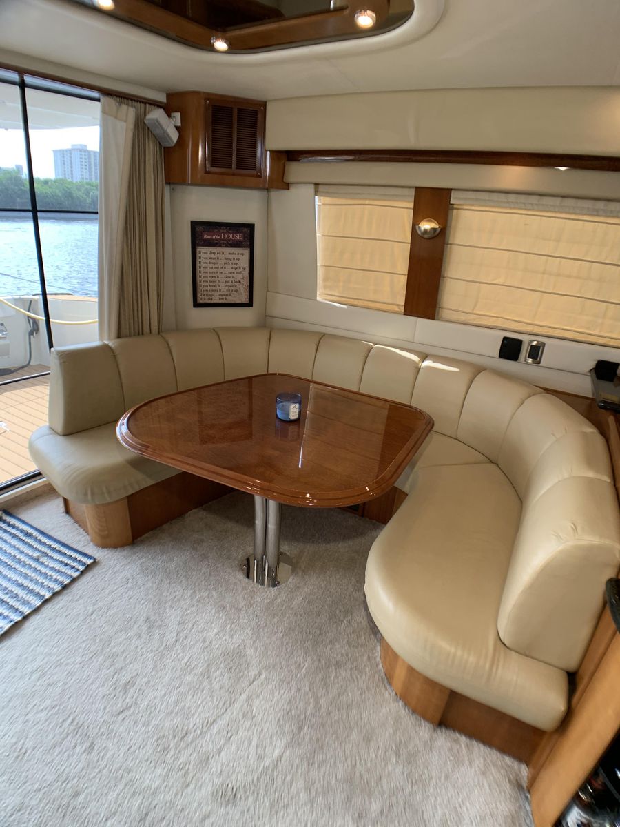 2006 Carver 56 