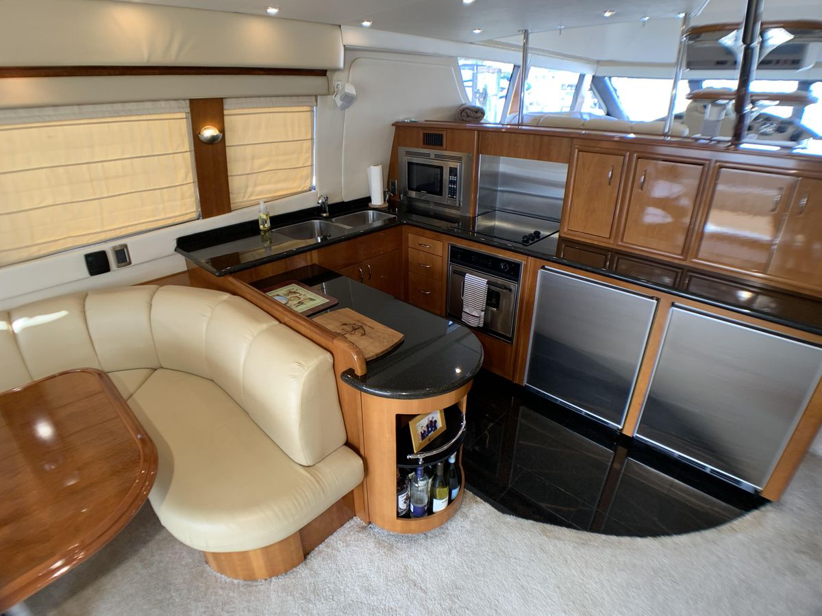2006 Carver 56 
