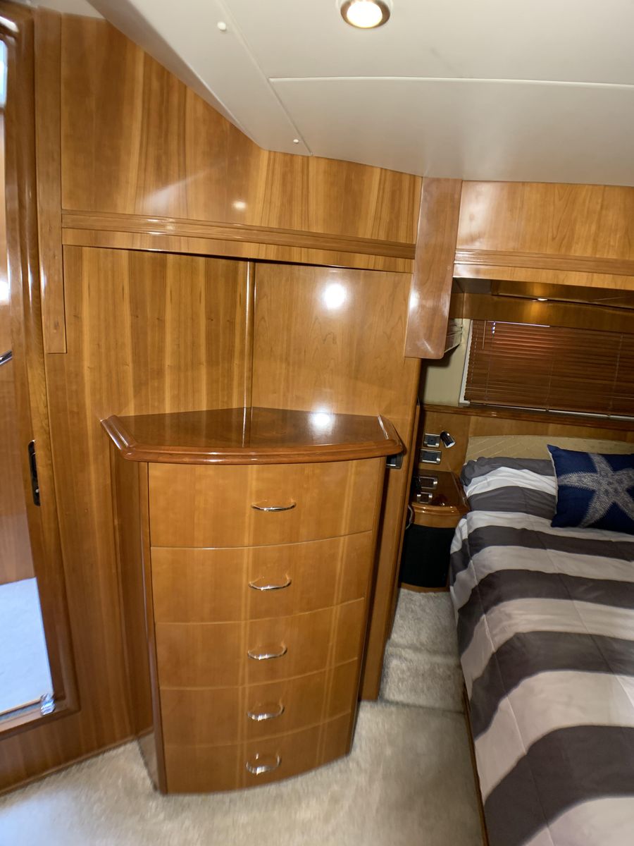 2006 Carver 56 