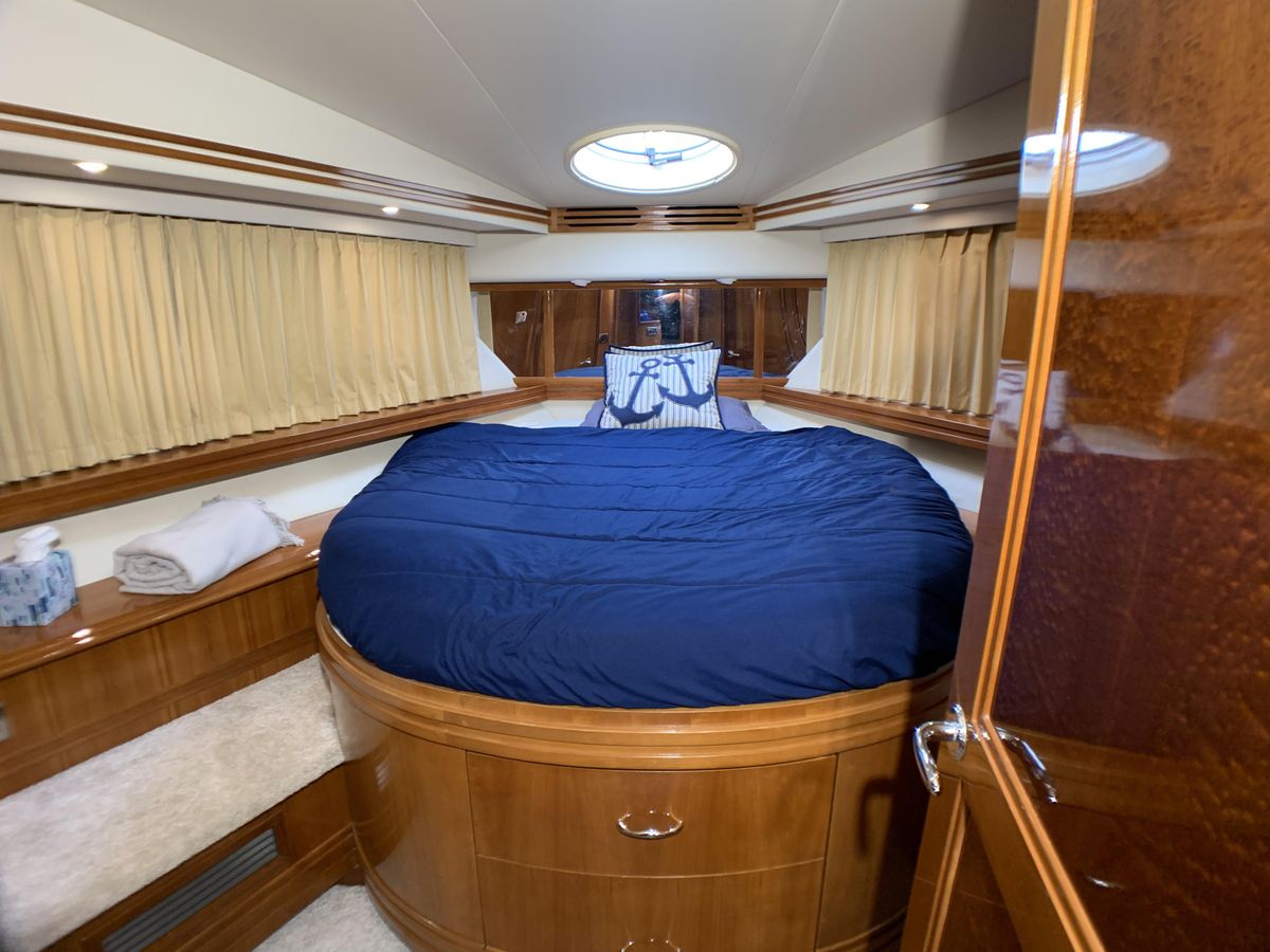 2006 Carver 56 