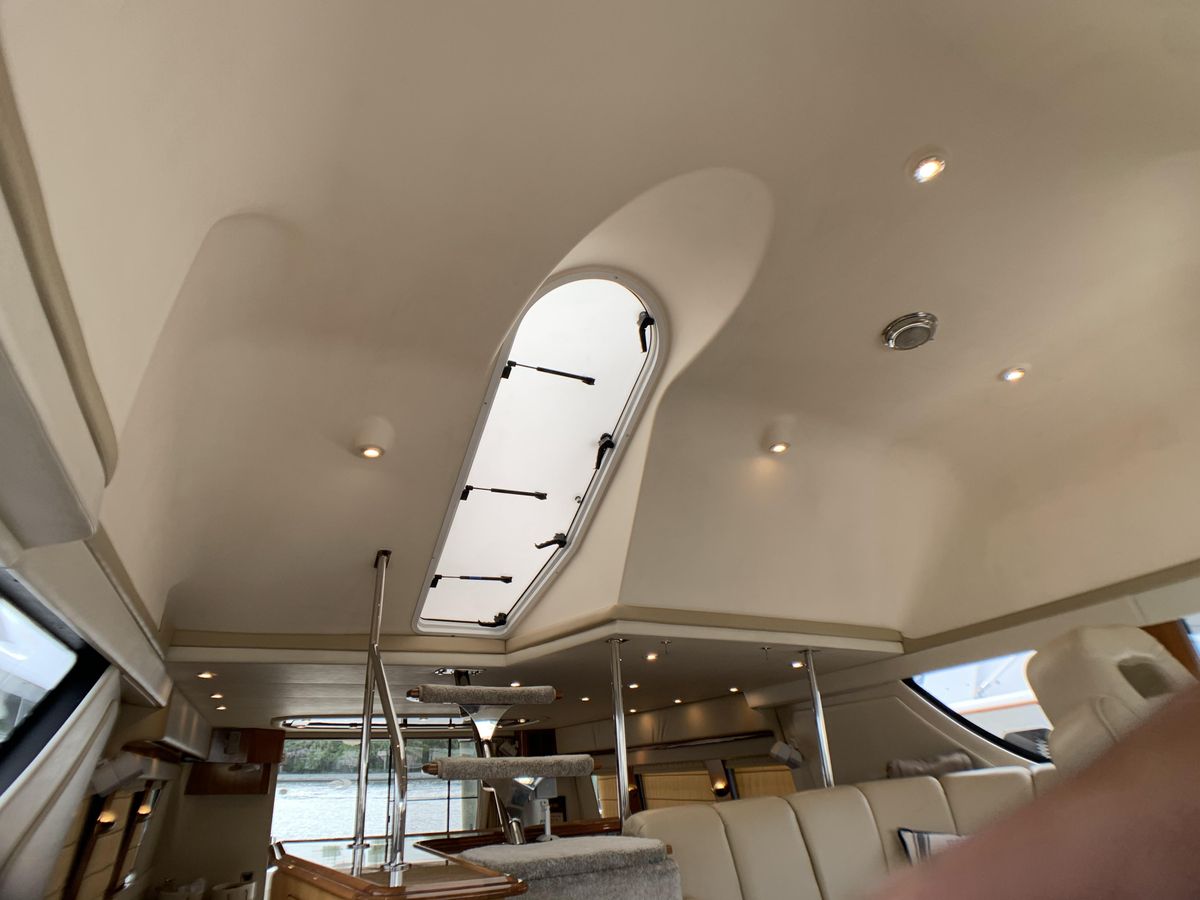 2006 Carver 56 