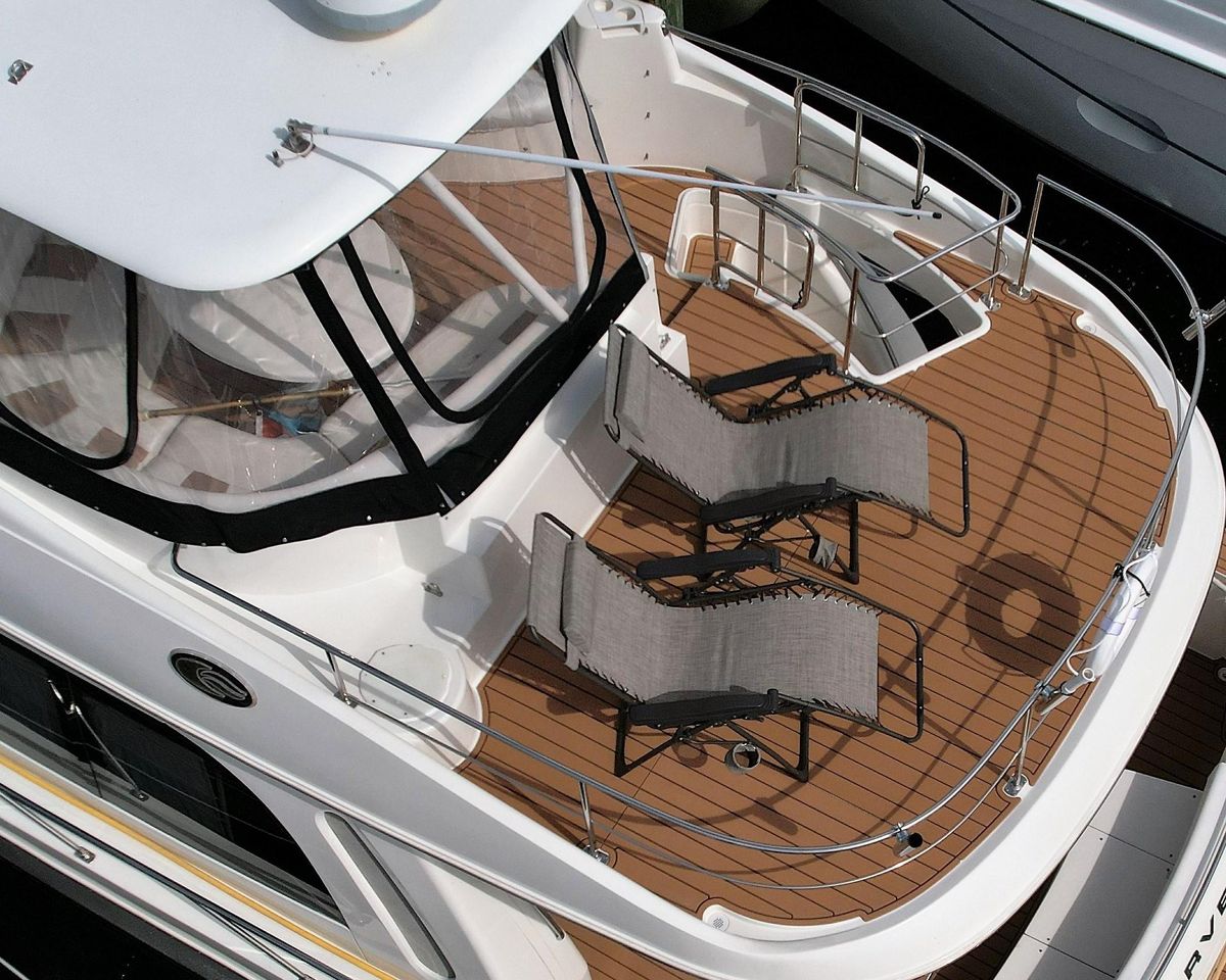 2006 Carver 56 