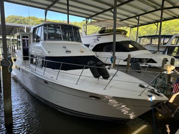 1997 50' Carver-500 Cockpit Motor Yacht Chesapeake City, MD, US