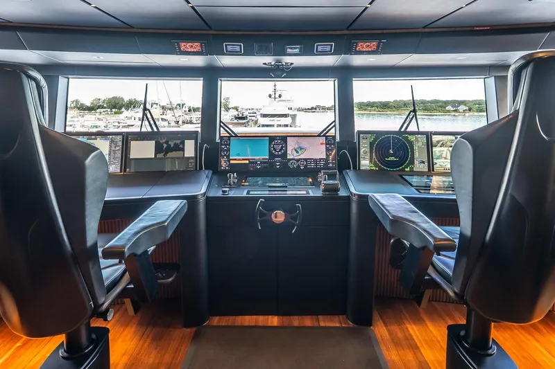 Neverland Yacht Photos Pics Bridge of 2020 Sanlorenzo 44 Alloy yacht with advanced navigation systems and panoramic view.