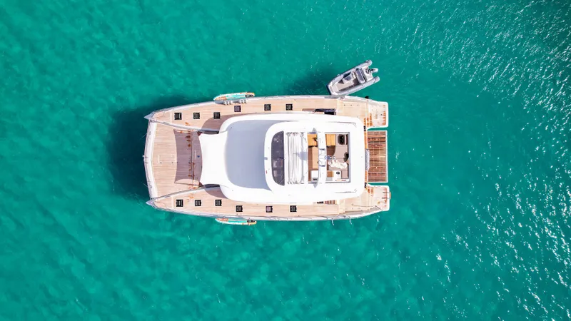  Yacht Photos Pics Top-Down at Anchor