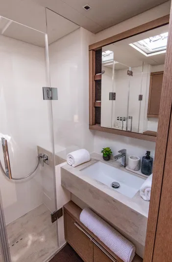  Yacht Photos Pics Stateroom Head with Separate Shower