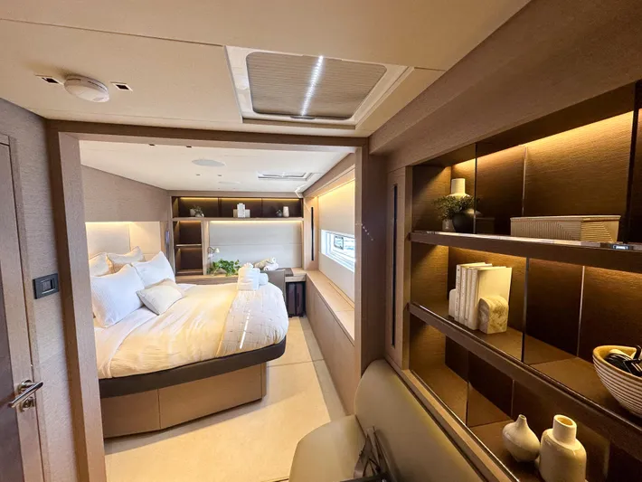  Yacht Photos Pics Master Cabin and Seating Area