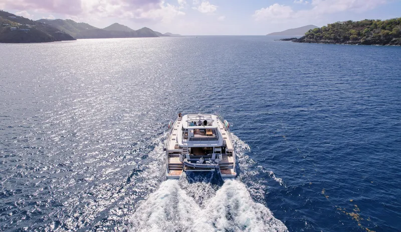  Yacht Photos Pics Motoring Away