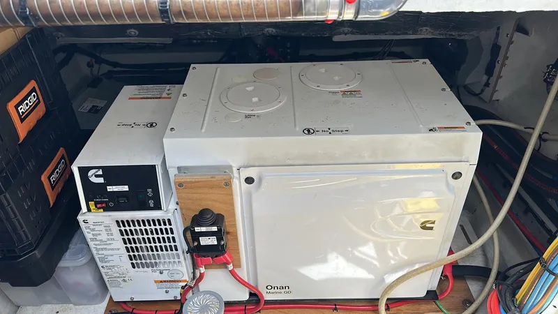  Yacht Photos Pics 13kW Onan Cummins Generator