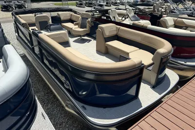 Lowe LS Walk Thru 210