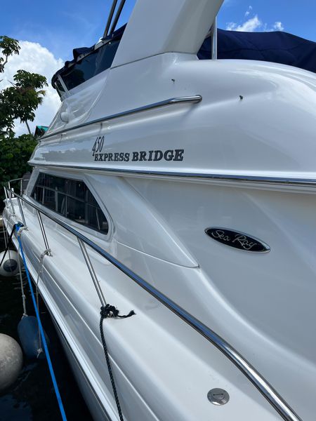 2004 Sea Ray 450 Express Bridge